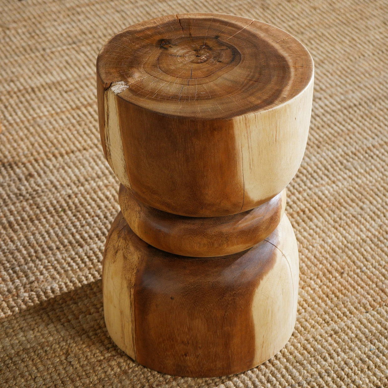 طاولة جانبية خشبية من سامارا