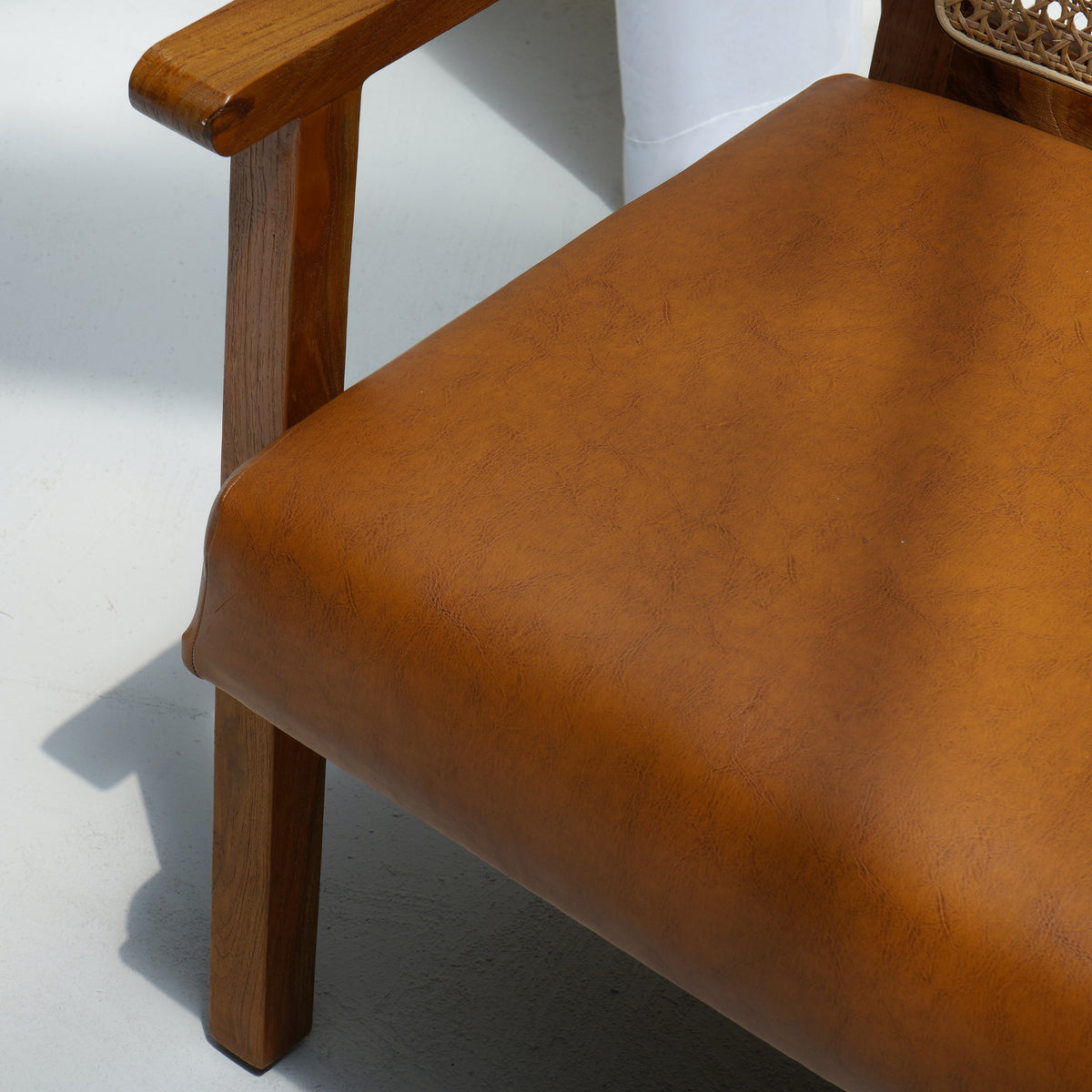 MARSHA LOUNGE CHAIR – Wood Culture