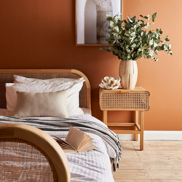 LEAN BEDSIDE TABLE/NIGHTSTAND NATURAL